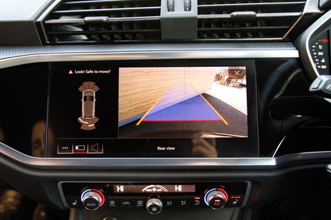Audi Q3 TFSI S LINE 30