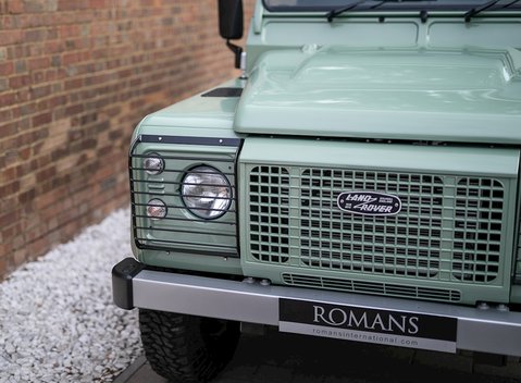 Land Rover Defender 110 Heritage Station Wagon 20