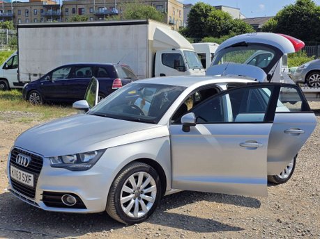 Audi A1 1.4 TFSI Sport Sportback S Tronic Euro 5 (s/s) 5dr 9