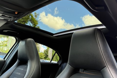 Mercedes-Benz A Class A 200 D SPORT EDITION PLUS - PANORAMIC SUNROOF - DAB DIGITAL RADIO 3