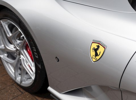 Ferrari 812 Superfast 25