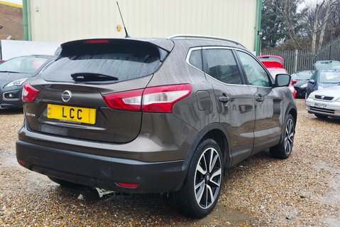 Nissan Qashqai 1.2 TEKNA DIG-T FULL HISTORY! 360 CAMERA.. SAT NAV ! GLASS ROOF 14