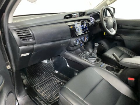 Toyota Hilux ACTIVE 4WD D-4D S/C 15