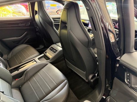 Porsche Panamera PDK 38