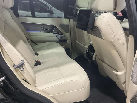 Land Rover Range Rover 4.4 Range Rover First Edition Auto 4WD 5dr 9