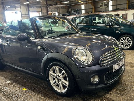 Mini Convertible 2.0 Cooper D Convertible 2dr Diesel Auto Euro 5 (112 ps)