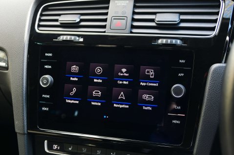 Volkswagen Golf 2.0 Golf R TSi 4Motion Semi-Auto 4WD 5dr 26