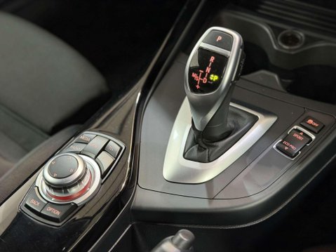 BMW 2 Series 2.0 220i Sport Coupe 2dr Petrol Auto Euro 6 (s/s) (184 ps) 35
