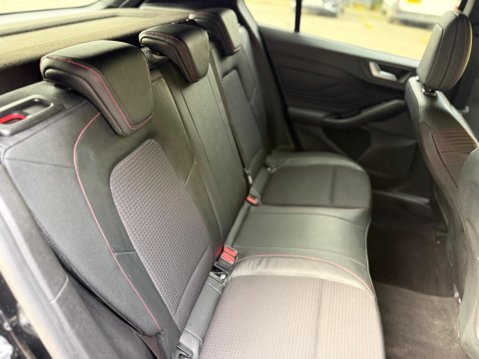 Ford Focus 1.0T EcoBoost ST-Line X Euro 6 (s/s) 5dr 11