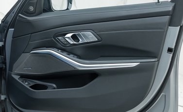 BMW M3 COMPETITION M XDRIVE TOURING 30