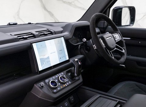 Land Rover Defender 110 V8 16