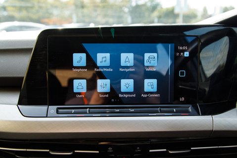 Volkswagen Golf LIFE TSI 21