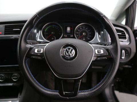 Volkswagen Golf 35.8kWh e-Golf Auto 5dr 10