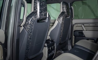 Land Rover Defender 110 OCTA EDITION ONE 21