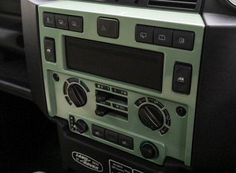 Land Rover Defender 90 Heritage Hard Top 16