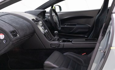 Aston Martin Vantage GT8 10