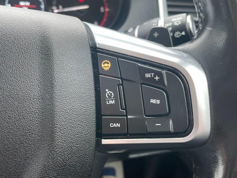 Land Rover Discovery Sport 2.0 TD4 Landmark Auto 4WD Euro 6 (s/s) 5dr 35
