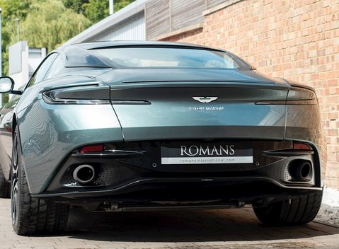 Aston Martin DB11 V8 22