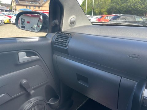 Volkswagen Fox 1.2 6V Euro 5 3dr 23