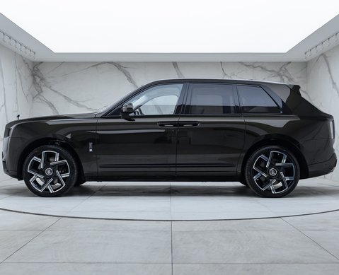 Rolls-Royce Cullinan Series II BLACK BADGE 