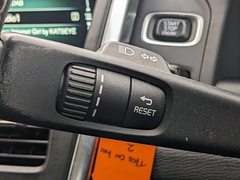 Volvo XC60 D4 R-DESIGN NAV 25