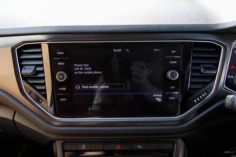 Volkswagen T-Roc SE TSI EVO DSG 25