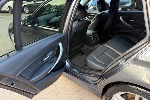BMW 3 Series 320D M SPORT TOURING - REVERSE CAMERA -HEATED SEATS -POWERFOLD MIRRORS 26