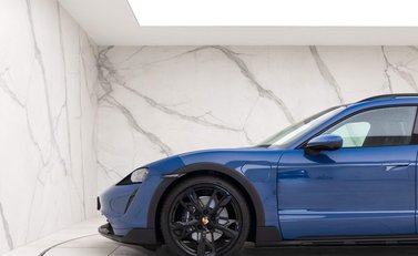 Porsche Taycan 4 CROSS TURISMO 23