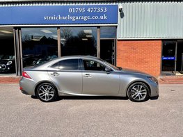 Lexus Is 2.5 IS 300h Advance CVT 4dr 10