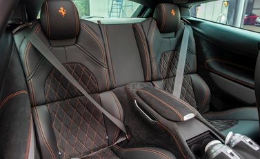 Ferrari GTC4 Lusso T 14