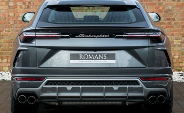 Lamborghini Urus 5