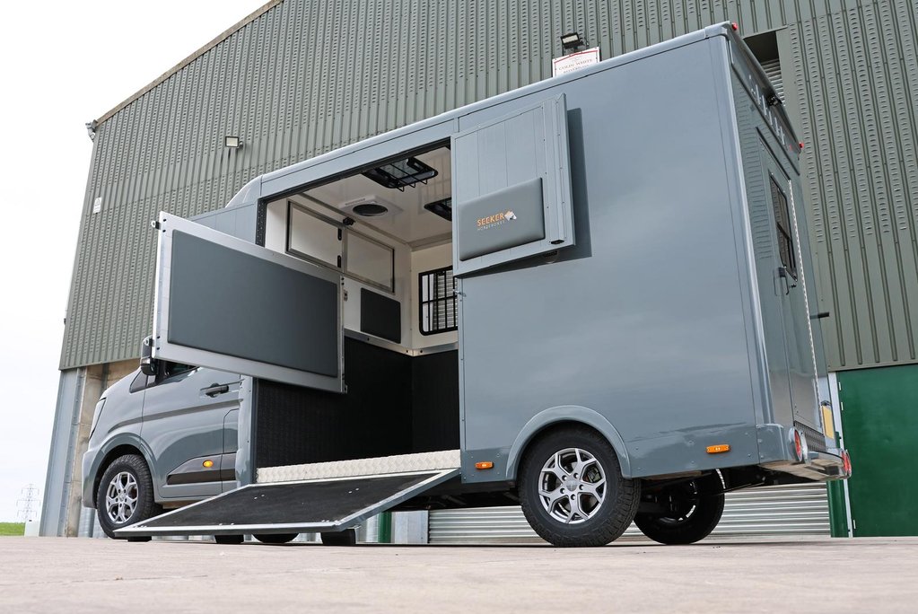 Renault Master 2026 Brand new 3.5 ton  AUTOMATIC Stallion build WITH REAR BED OPTION   11