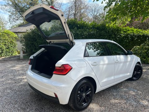 Audi A1 1.0 TFSI 30 SE Sportback Euro 6 (s/s) 5dr 9