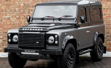 Land Rover Defender 90 Autobiography Edition 6