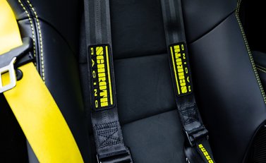 Porsche Cayman GT4 (718) 14