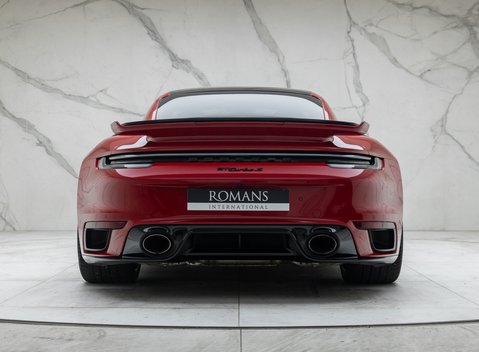 Porsche 911 Turbo S (992) Lightweight 8