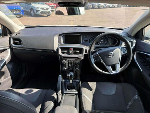 Volvo V40 2.0 T2 GPF Momentum Nav Plus Euro 6 (s/s) 5dr 14