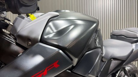 Suzuki GSR750 2013 ONLY 9K STUNNING EXAMPLE LONG MOT NAKED 750CC 14