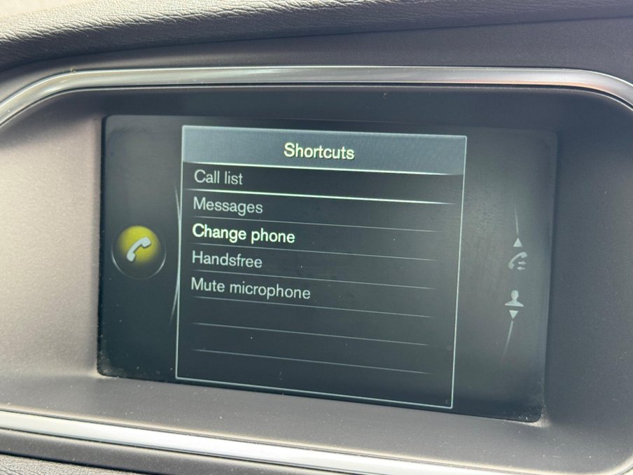 2015 Volvo V40 — image 21