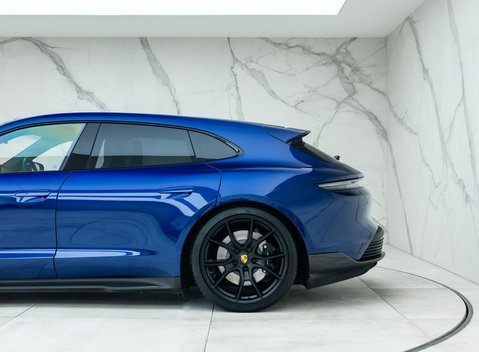 Porsche Taycan GTS Sport Turismo 39