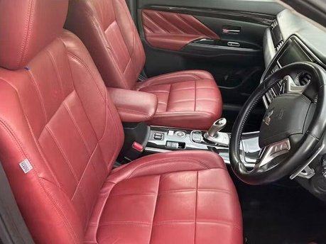Mitsubishi Outlander 2.0h 12kWh 5h SUV 5dr Petrol Plug-in Hybrid CVT 4WD Euro 6 (s/s) (200 ps) 6