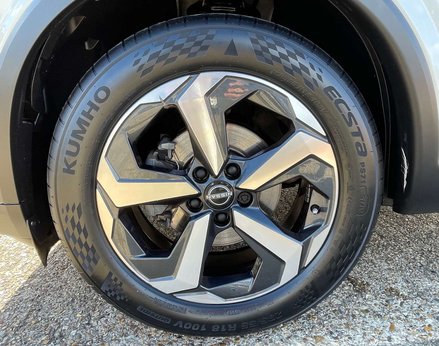 Nissan Qashqai 1.3 Qashqai N-Connecta DiG-T MHEV 5dr 15