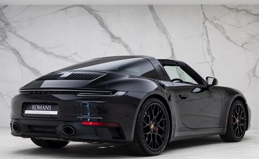 Porsche 911 (992) Targa 4 GTS 10