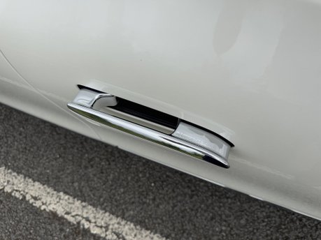 Mercedes-Benz EQS EQS 450+ Exclusive Luxury Auto Electric PAN ROOF/DISTRONIC/HEADS UP 42