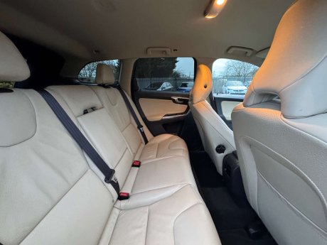 Volvo XC60 2.4 XC60 SE Luxury Nav D5 AWD 4WD 5dr 38