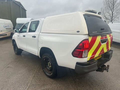 Toyota Hilux ACTIVE 4WD D-4D DCB 3