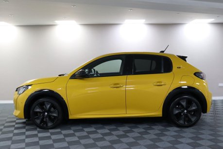 Peugeot e-208 GT PREMIUM 19