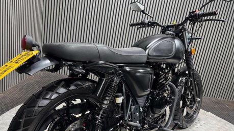 Mutt FSR 2021 ONLY 7K MODERN RETRO 125CC LEARNER BIKE LONG MOT 7