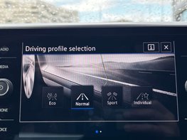 Volkswagen T-Roc 1.5 T-Roc R-Line TSI Semi-Auto 5dr 47