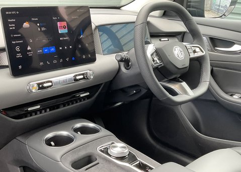 MG MGS5 EV 64kWh TROPHY 14